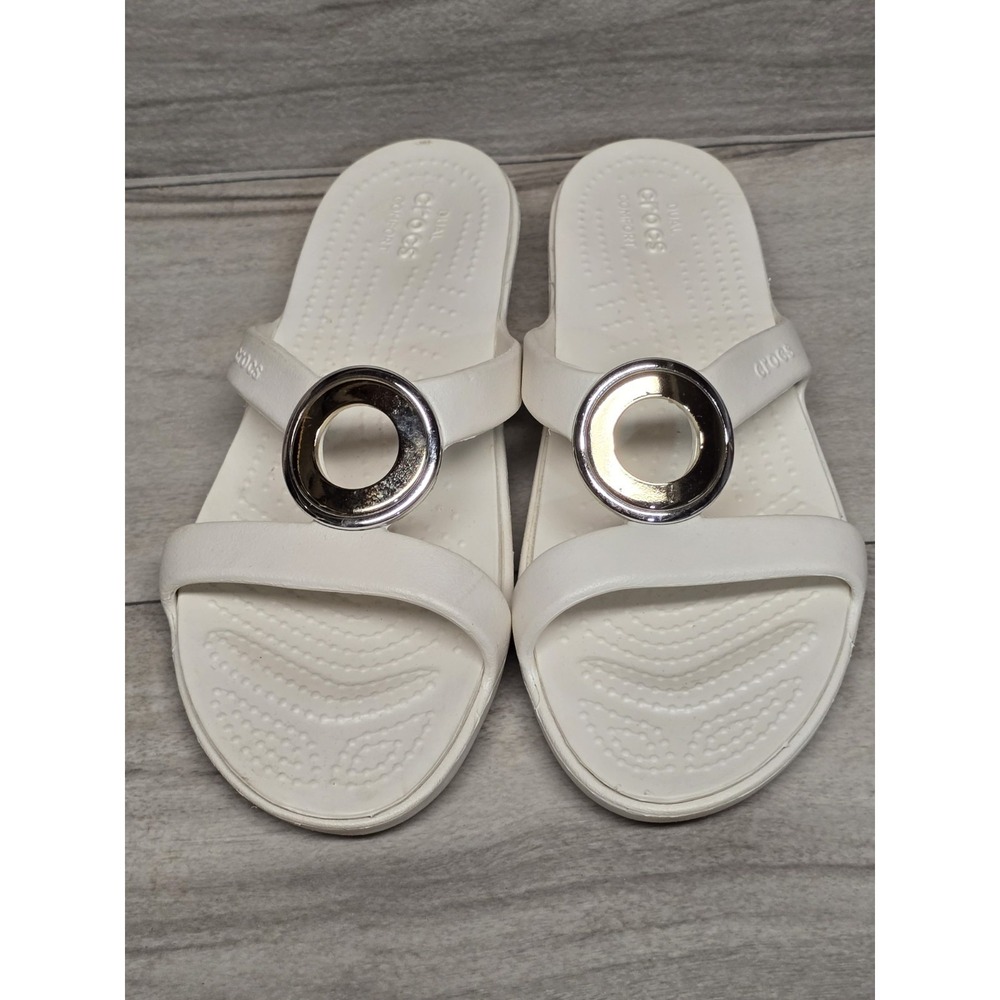 Crocs Sanrah Beveled Circle Slide Sandals Womens Size 9 White w/Silver & Gold